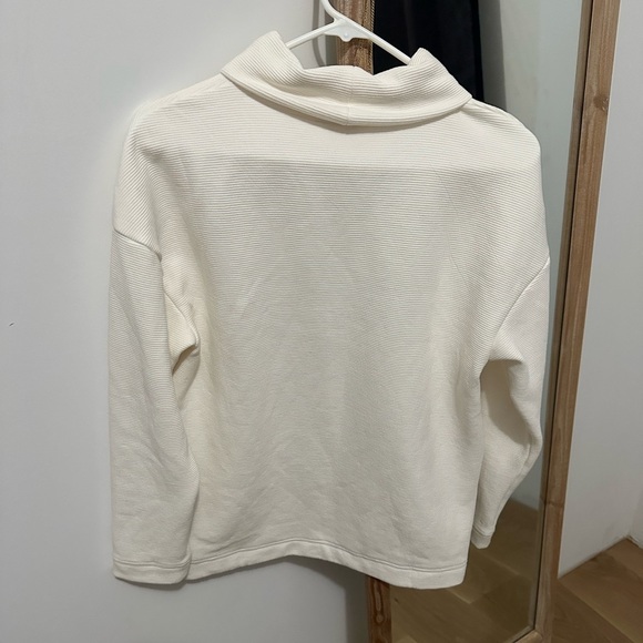 Banana republic Women's Cream Turtleneck Sweater - Picture 4 of 4